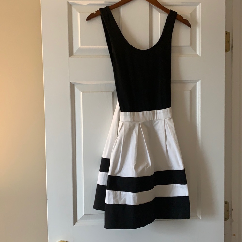 Dress with cross cross back